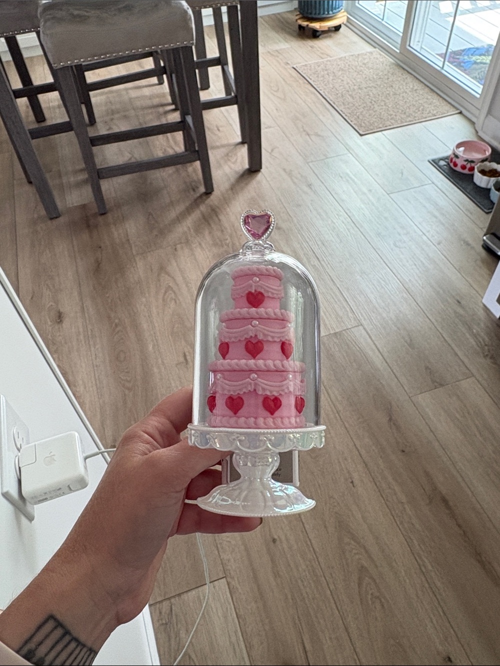 Bath and body works heart tiered cake wall plug in brand new